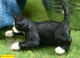 1:12 scale dollshouse miniature cat and her kittens